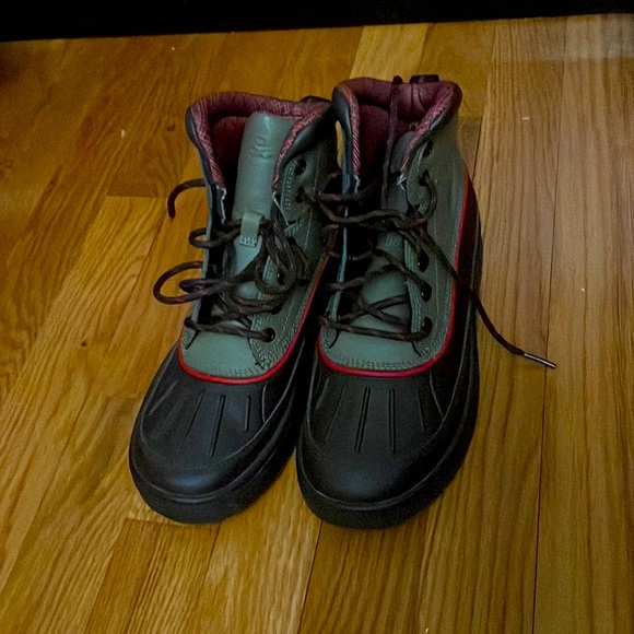 Nike boots - Picture 1 of 2